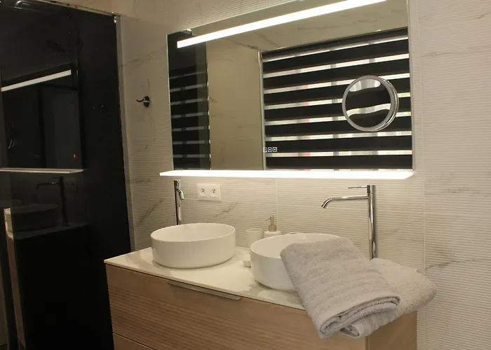 Lägenhet Stella-jacuzzi, Piscine, Calme-parking *