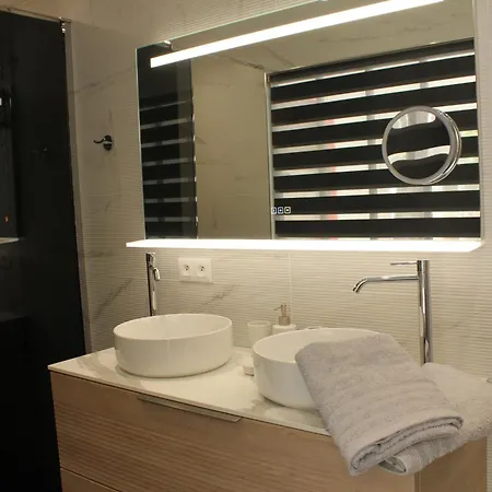 Apartman Stella-jacuzzi, Piscine, Calme-parking *
