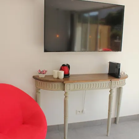 Апартаменты Stella-jacuzzi, Piscine, Calme-parking