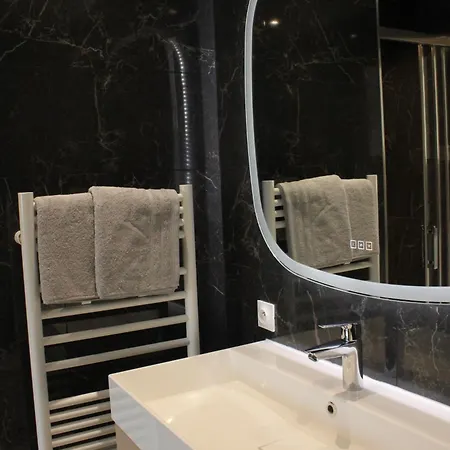 Apartman Stella-jacuzzi, Piscine, Calme-parking *